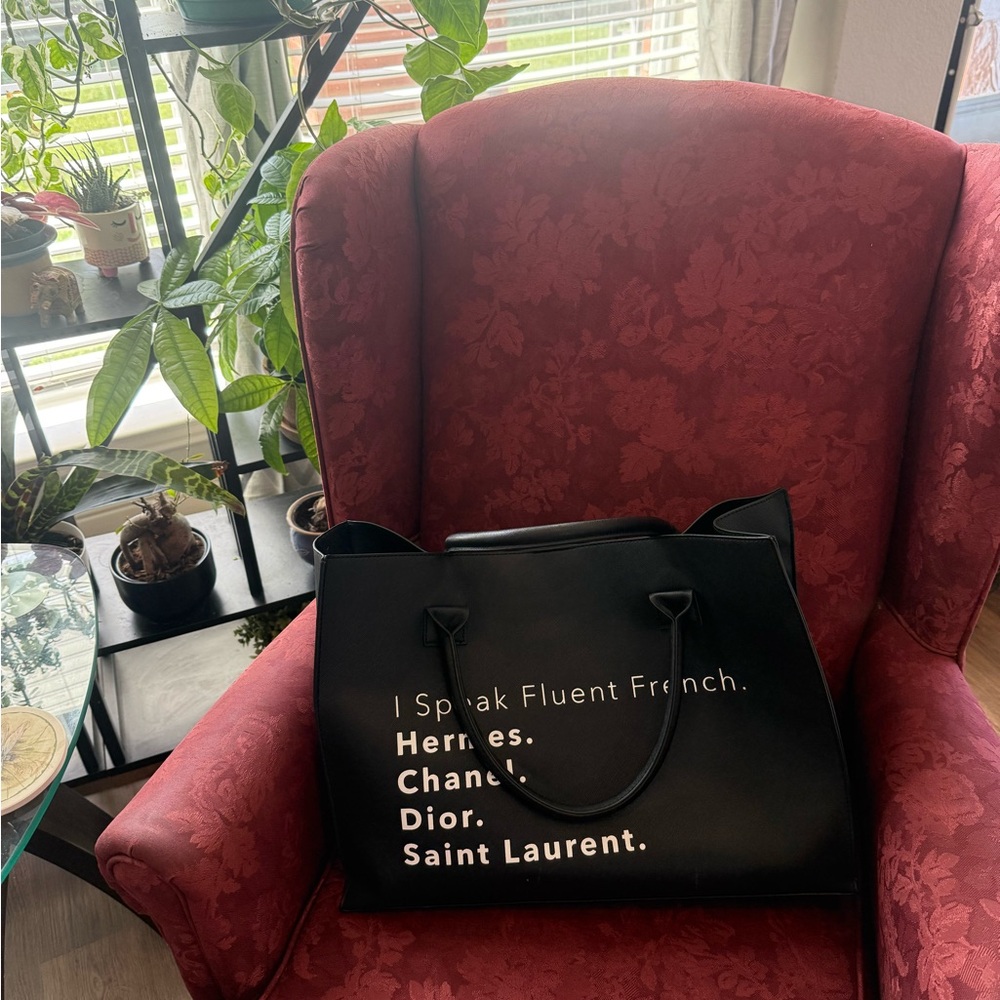 Chic Black Tote Bag with Designer Text - Picture 3 of 6